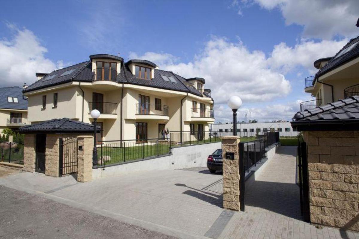 Villa Piano Apartments Warsaw Piaseczno Jozefoslaw Bagian luar foto